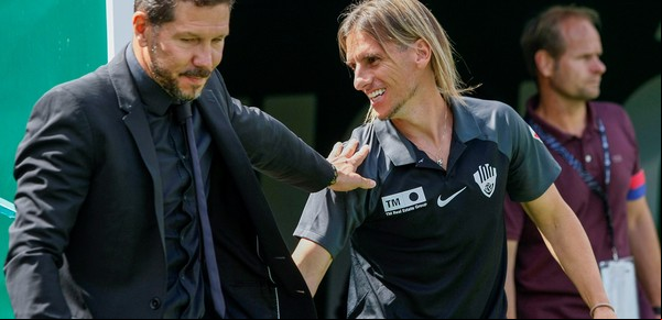 Beccacece le ganó el duelo a Simeone con un gol que salió de un lateral-centro e hizo festejar al Elche ante el Atlético de Madrid