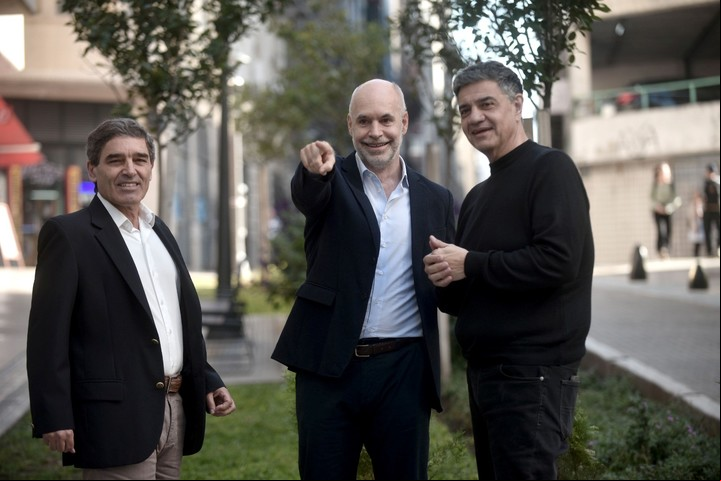 Horacio Rodríguez Larreta se muestra con los precandidatos del PRO aún en danza para sucederlo; Jorge Macri y Fernán Quirós