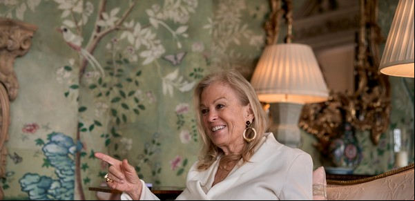 La real embajadora de Estados Unidos en Londres responde sobre la exitosa "The Diplomat" de Netflix
