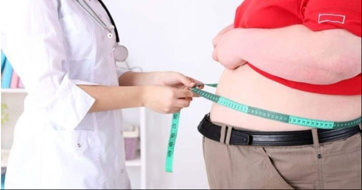 Para combatir el sobrepeso es clave seguir una dieta indicada por un médico o nutricionista.