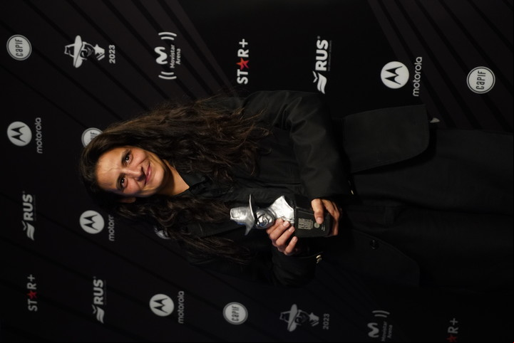"Cabeza negra": Julieta Laso. Diseñador: Alejandro Ros. Foto Martín Bonetto