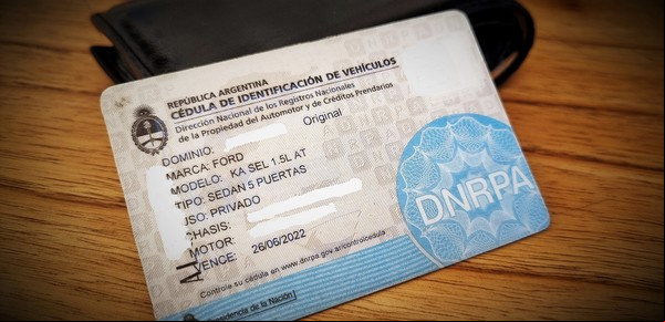 Sin cédula azul, cómo autorizar a alguien a manejar tu auto: los 5 pasos del nuevo trámite