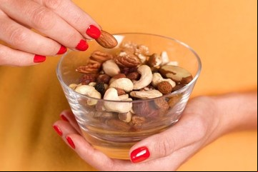 ¿Cuál es la mejor hora del día para comer frutos secos sin temor a engordar?