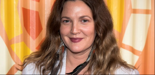 Polémica: Drew Barrymore volverá con su programa de TV en medio de la huelga de guionistas y el sindicato reaccionó