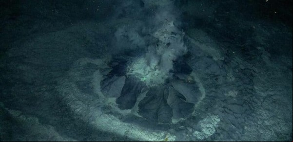 Descubren un volcán de lodo que emite metano en el fondo del Ártico