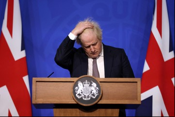 En medio del escándalo del "Partygate", Boris Johnson renuncia como diputado británico
