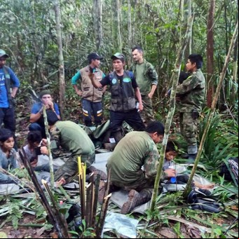 La madre de los cuatros niños rescatados de la selva de Colombia sobrevivió cuatro días al accidente de la avioneta