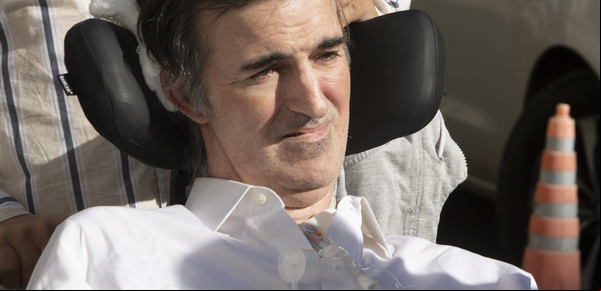 ELA: qué es, síntomas y cómo es vivir con esclerosis lateral amiotrófica