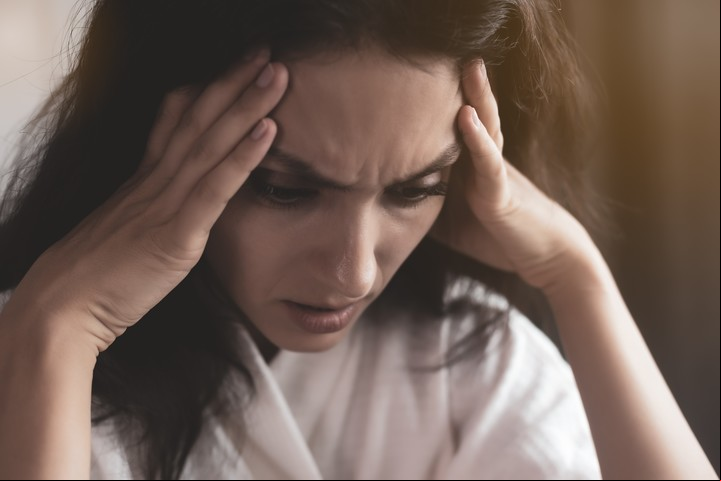 Cefalea severa, un síntoma para dejar el bicarbonato y acudir al médico. Foto Shutterstock.