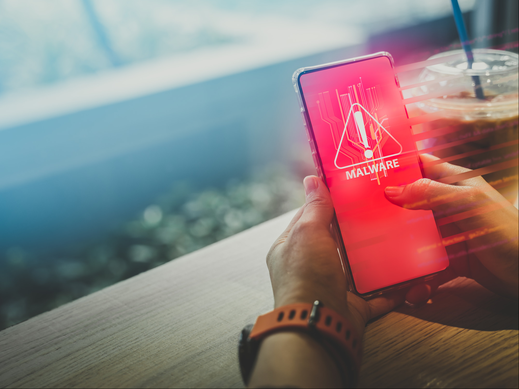 No hay que cliquear en vínculos de anuncios o en textos de fuentes desconocidas. Foto: Shutterstock
