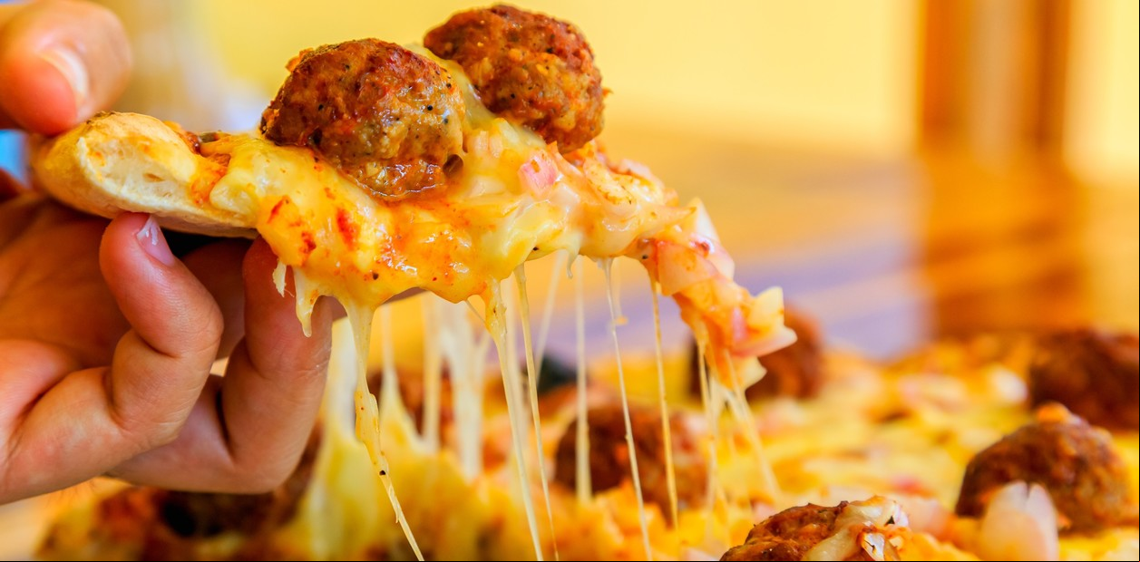 Receta de Pizza con albóndigas