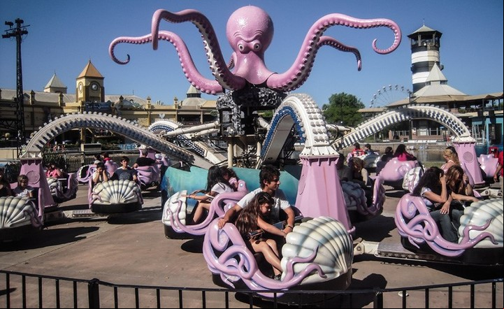 Atracciones del Parque de la Costa.
