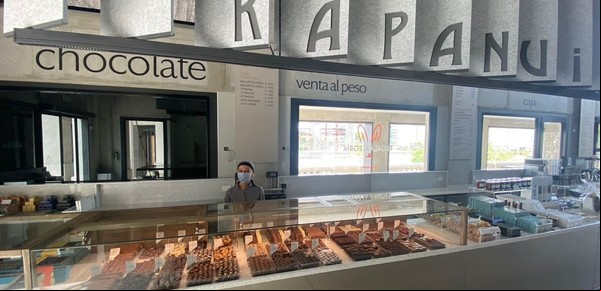 Rapanui: el dueño de la chocolatería preferida de Cristina salió a bancar fuerte a Milei