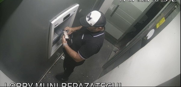 "La banda de guante blanco": robaron más de 4 millones de pesos clonando tarjetas en cajeros automáticos