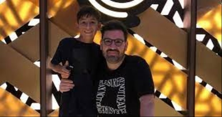 Junto a su ídolo. Joaquín fue a MasterChef detrás de cámaras y conoció a Damián Betular. "Quiero ser algún día como él", desea el chico.