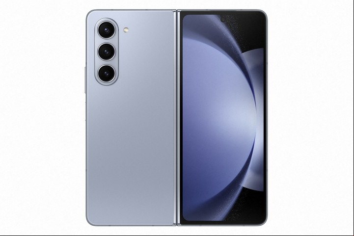Galaxy Z Fold 5. Con una reducción del 35%, el modelo de 512 GB está 2.499.999 pesos y el de 256 GB a 2.199.999 pesos.