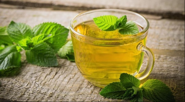 La infusión de hierbabuena es relajante.