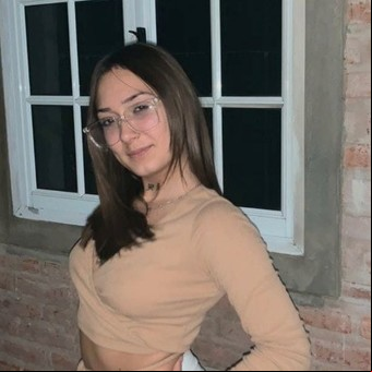 Conmoción en Mar del Plata: una estudiante de 17 años murió al caer desde un octavo piso durante su viaje de egresados