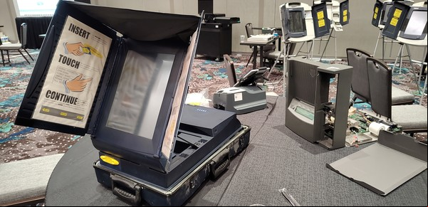 Defcon, día 2: hackearon automóviles Tesla, máquinas de voto electrónico, contraseñas y mucho más