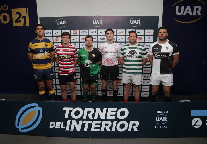 Joaquín Ferreyra, Lucas Fertonani, Bernardo Lis, Federico Longobardi (árbitro), Lucas Vignau y Facundo Ferrer. Foto prensa UAR