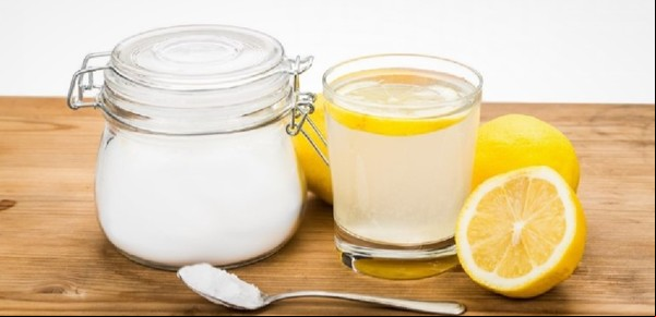 ¿Qué pasa en mi cuerpo si tomo agua de limón y bicarbonato a diario?