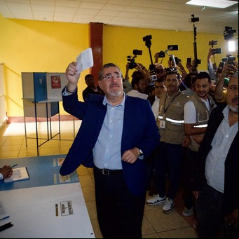 Balotaje en Guatemala: Bernardo Arévalo se quedó con el triunfo y será el nuevo presidente