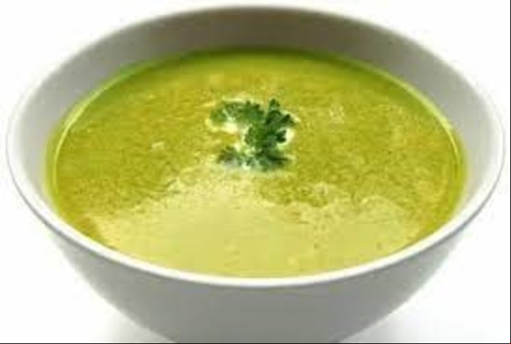 Sopa verde de cebolla, un alimento recomendado.