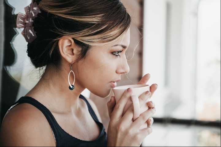 Esta infusión posee antiinflamatorias que ayudan al cuidado de la piel. Foto: Unsplash