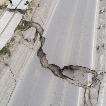 Clarín en la ruta destruida en Comodoro Rivadavia: la imagen de la desolación y el miedo de que sea aún peor