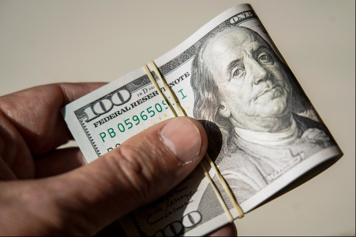 Cada vez más argentinos pagan sus viajes al exterior en dólar cash. Foto: archivo