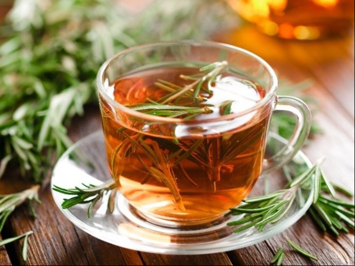 Cómo y cuándo tomar el té de romero y canela