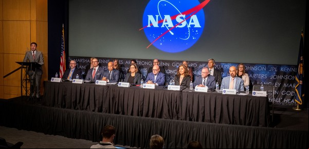 La NASA presenta al nuevo Director de Investigación OVNI