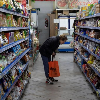 Consumo low cost: las 10 marcas que con la crisis copan la mesa de los argentinos
