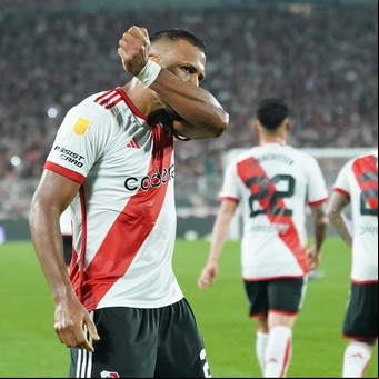 River sufrió por el VAR y por Atlético Tucumán, pero en el final estiró su invicto en el Monumental