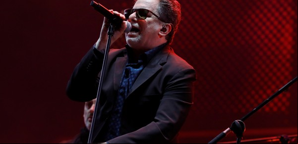 La voz no dobla: Andrés Calamaro abandonó un recital en Bogotá y le echó la culpa a "la altura"