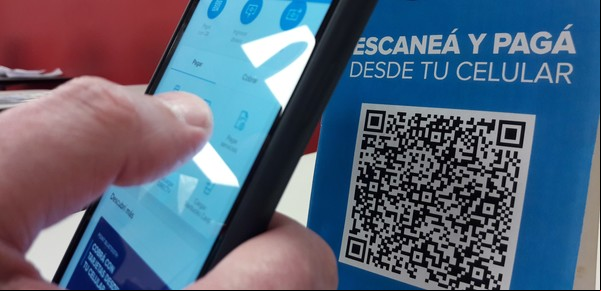 Para invertir los dólares: Mercado Pago promete pagar una tasa por los billetes que la gente deje en su cuenta