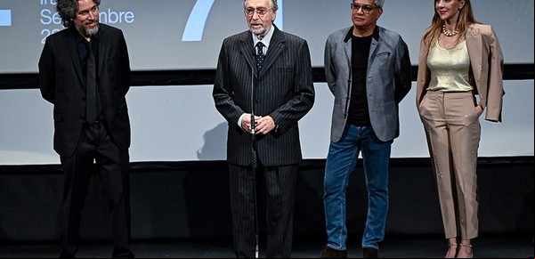 La espectacular ovación para Luis Brandoni en San Sebastián por "Nada", la serie donde actuó con Robert De Niro