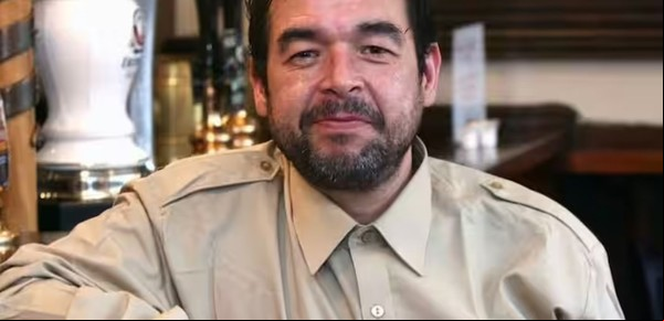 Murió Jake Abraham, el actor de Juegos, trampas y dos armas humeantes 