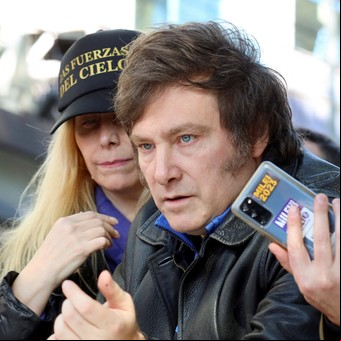 Javier Milei: "Cuanto más alto esté el precio del dólar, más fácil es dolarizar"