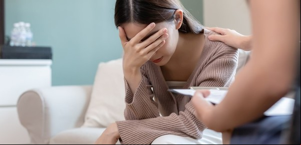 Cuáles son los primeros síntomas del trastorno bipolar en mujeres