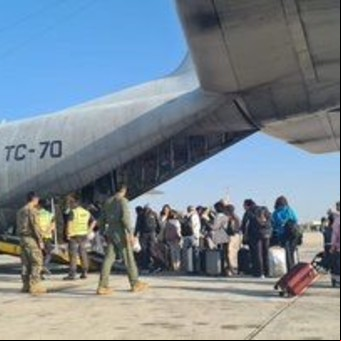 Puente aéreo Tel Aviv-Roma: ya llegaron a Italia los primeros 49 argentinos evacuados 