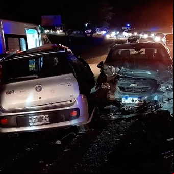 Viajaban de Mendoza a Córdoba en el fin de semana largo y chocaron: murieron cuatro y una mujer perdió un embarazo 
