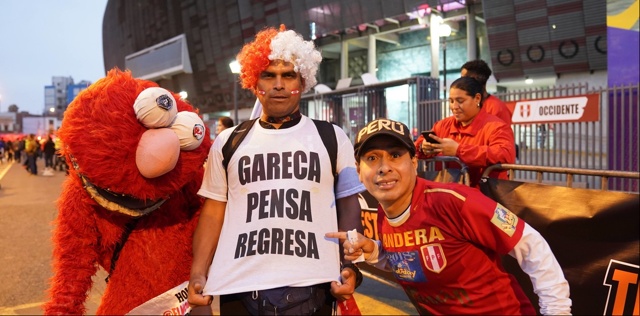 La previa de Perú-Argentina: del "reino de la ilegalidad" en Lima a la devoción de los niños por la Scaloneta