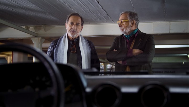 lla es Tito, el tipo que intenta comprar y despreciar al mismo tiempo el auto de Manuel (Brandoni).