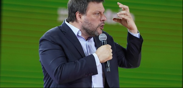 Leandro Santoro va por el doble voto útil, contra Milei y el macrismo: "Que no sientan que se pueden mandar cagadas sin costo"