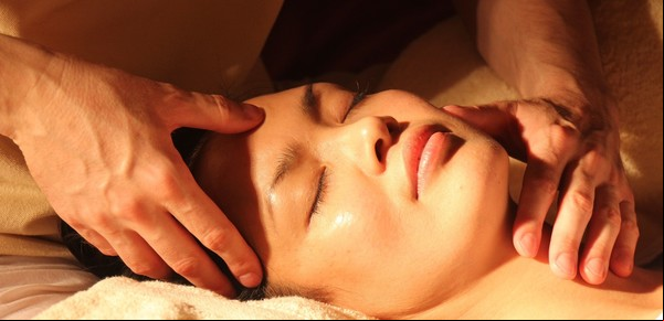 Los mejores ejercicio de pilates facial para tonificar la piel de la cara