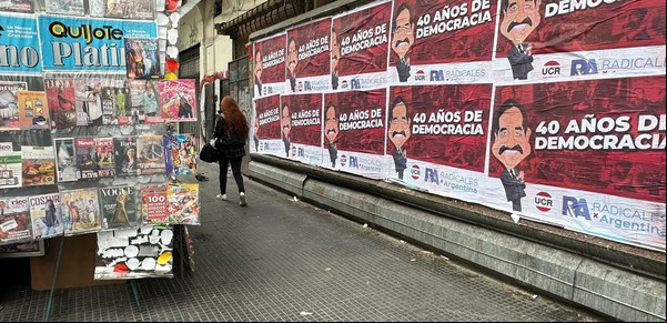 La UCR desafía las críticas y convoca a celebrar esta tarde los 40 años de democracia en plazas del país