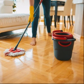 ¿Cómo tener el piso limpio y brillante por más tiempo?