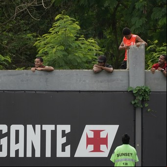 El primer entrenamiento de Boca en Río: los ojos en Barco y la insólita aparición que alentó a Cavani