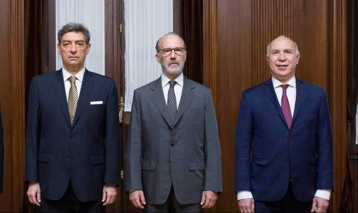 Después de la caída de Ficha Limpia, un aliado del Gobierno presentó un proyecto para ampliar la Corte Suprema
